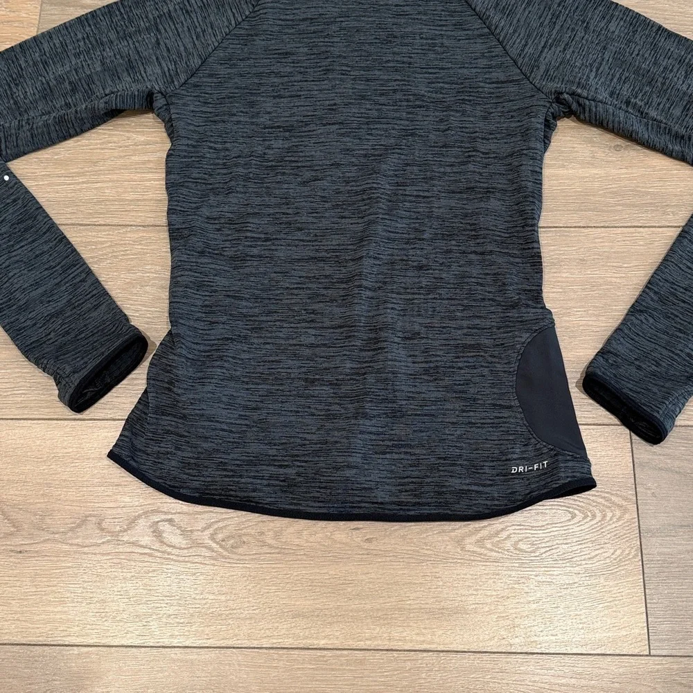 NIKE Gray Black Tech Fleece Waffle Knit Dri-Fit‎ Running Long Sleeve Top Size XS